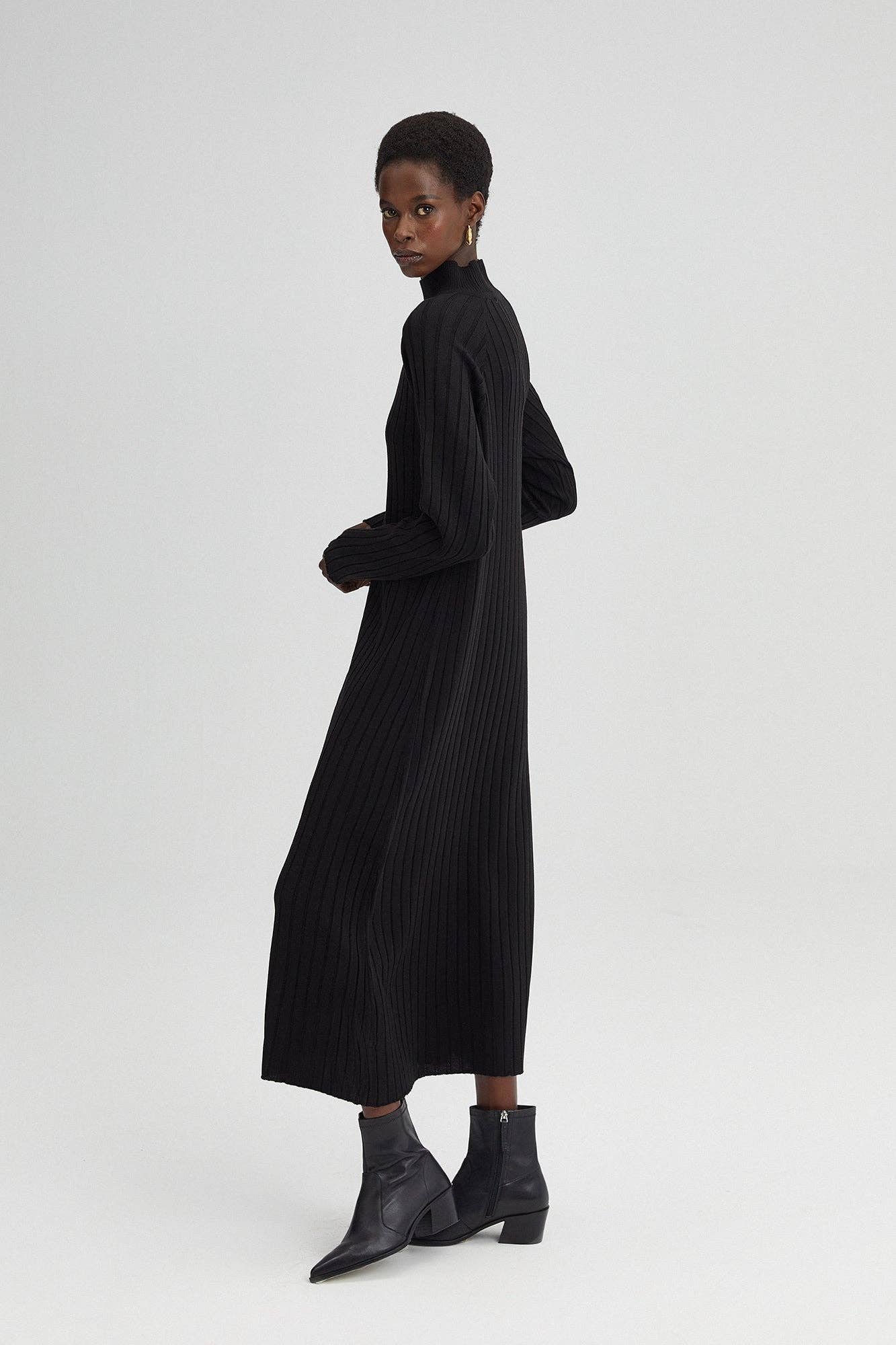 Harlow Ribbed Maxi Dress - Black