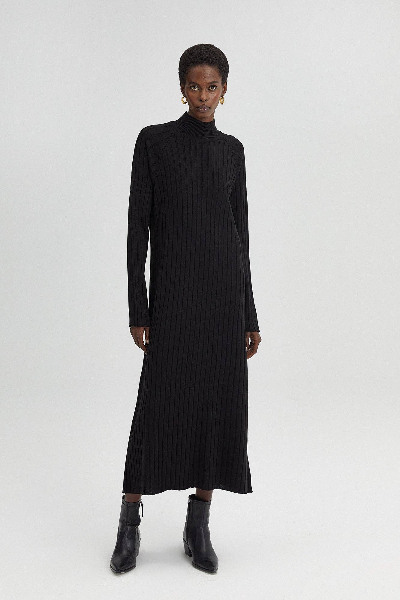 Harlow Ribbed Maxi Dress - Black